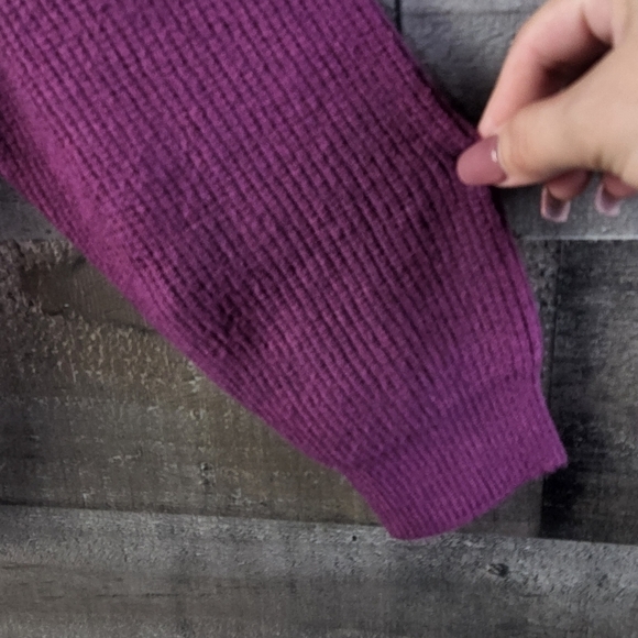 NWOT Apparis Purple Oversized 'Lorelai" sweater Size L (Defect) - Picture 6 of 12